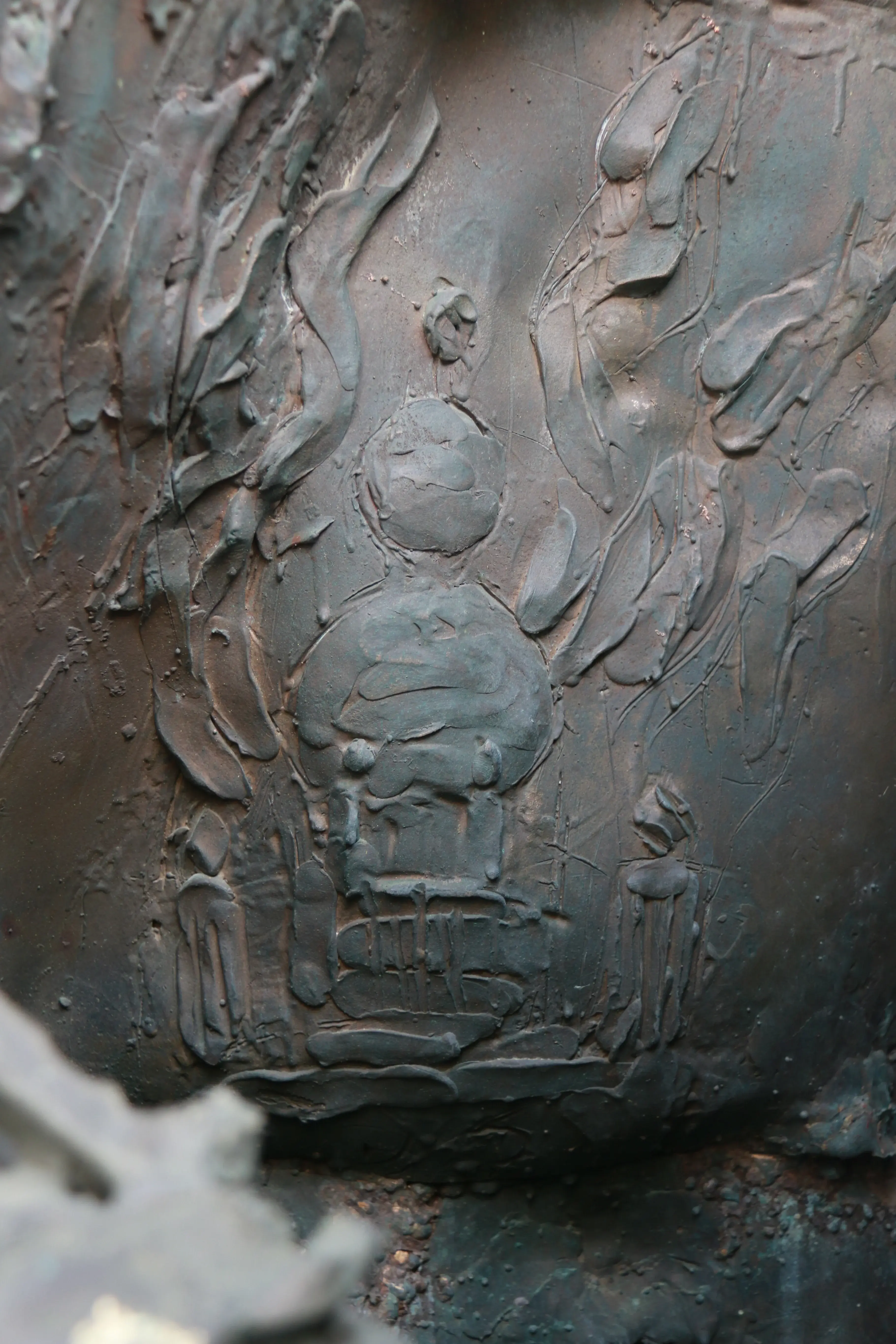 Brennende Synagoge - Skulptur Entfaltung der Stadt von Karl-Hennig Seemann, Detail.