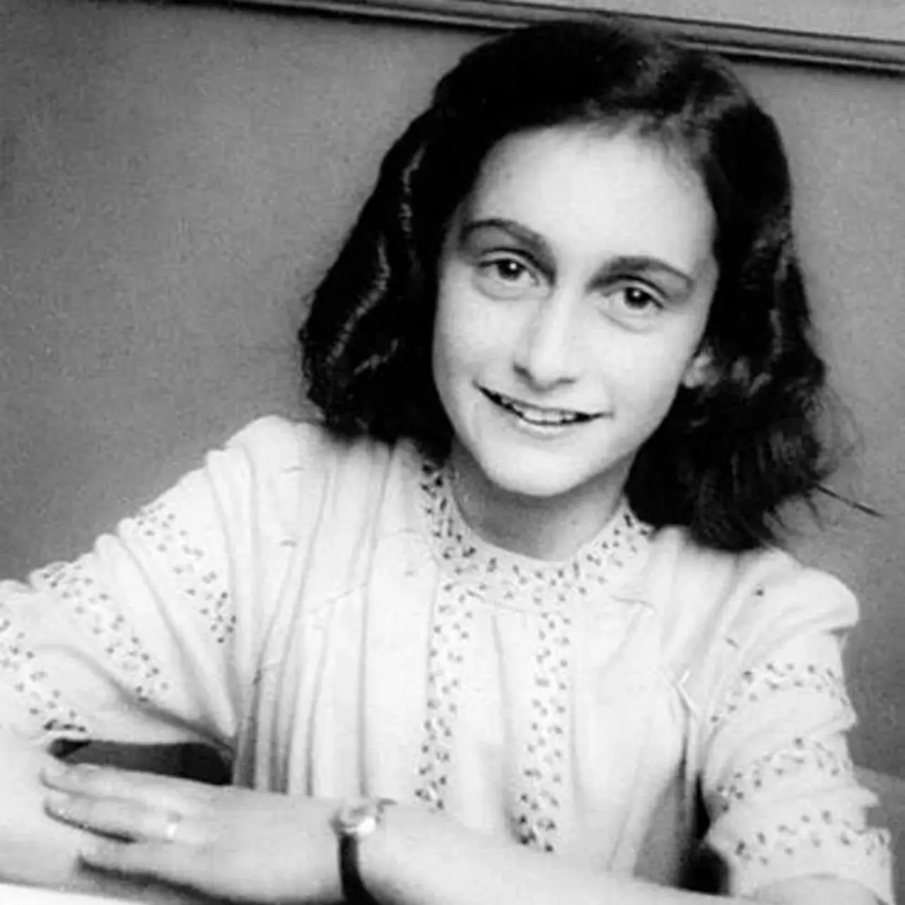 Anne Frank Porträt eines Schulfotografen | Wikipedia/gemeinfrei