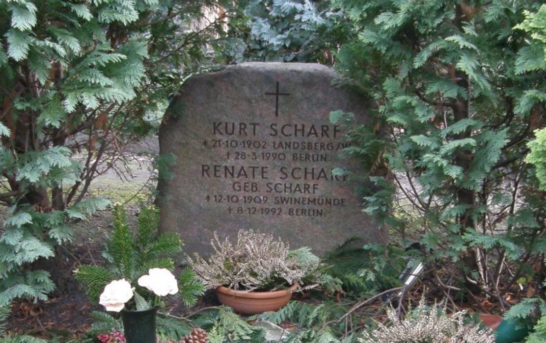 Grabstein Kurt Scharf