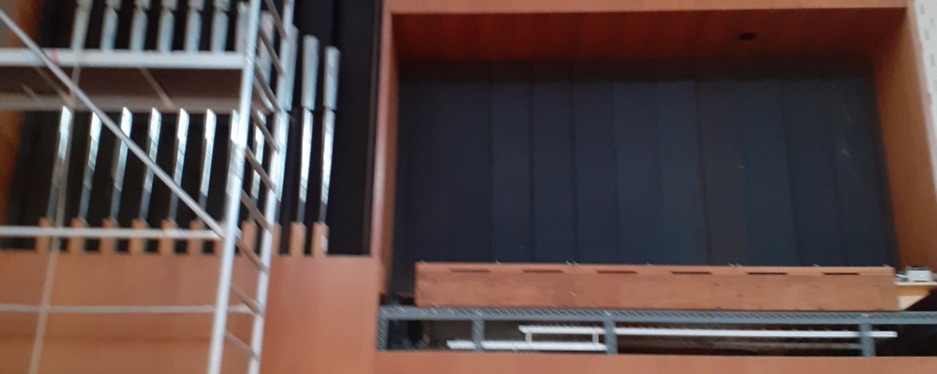 Orgelsanierung Stand 5.12.2021 | Erste Orgelpfeifen wieder eingebaut.