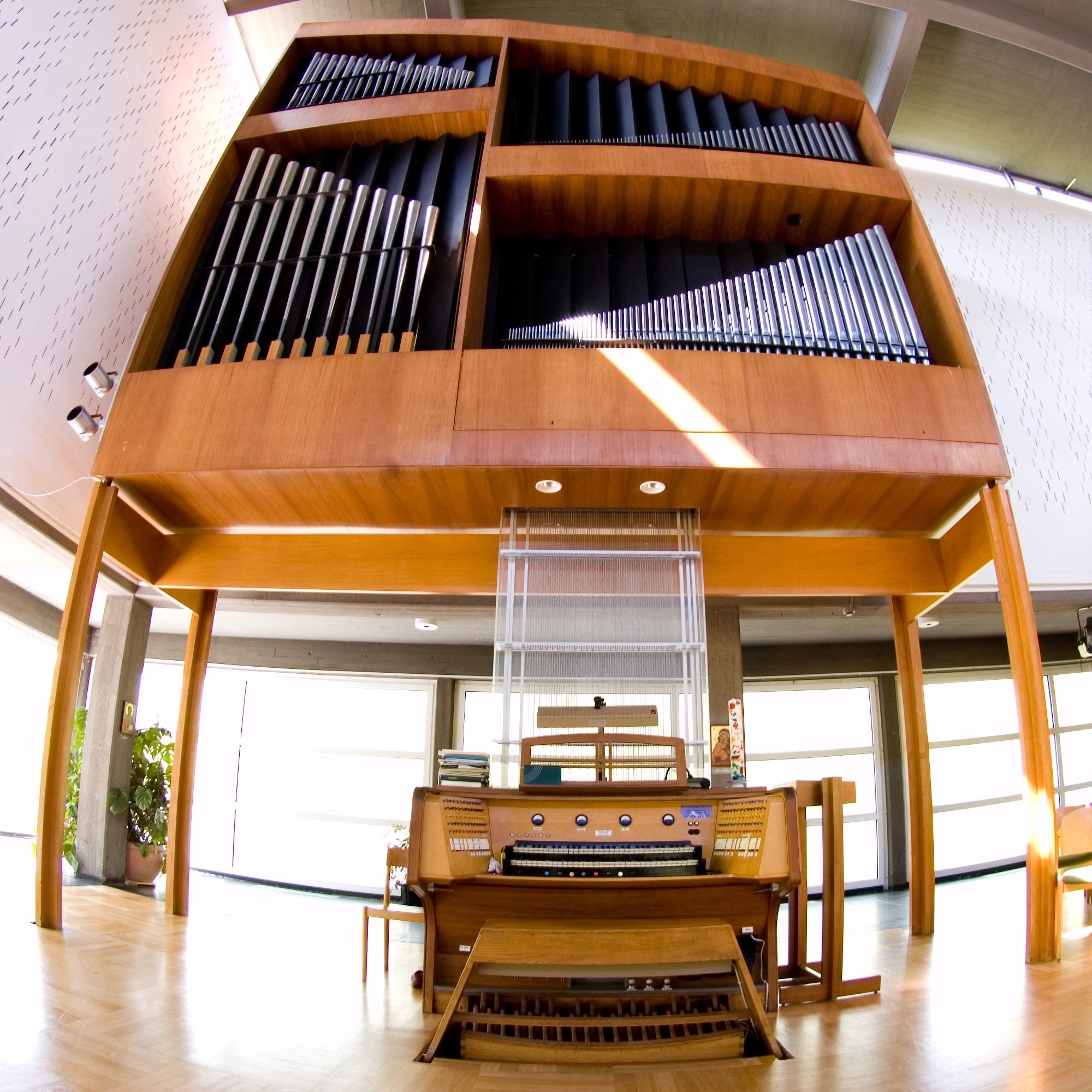 Euler-Orgel in der Ev. Patmos-Gemeinde Bild © Jack Simanzik Jack