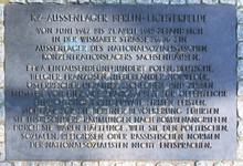 Gedenktafel Wismarer Straße 20 | KZ Außenlager Lichterfelde. Bild OTFW wiki