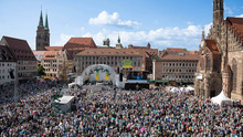 Nürnberg Header zum Eröffnungsgottesdienst in der Altstadt. Bild EKT 2023